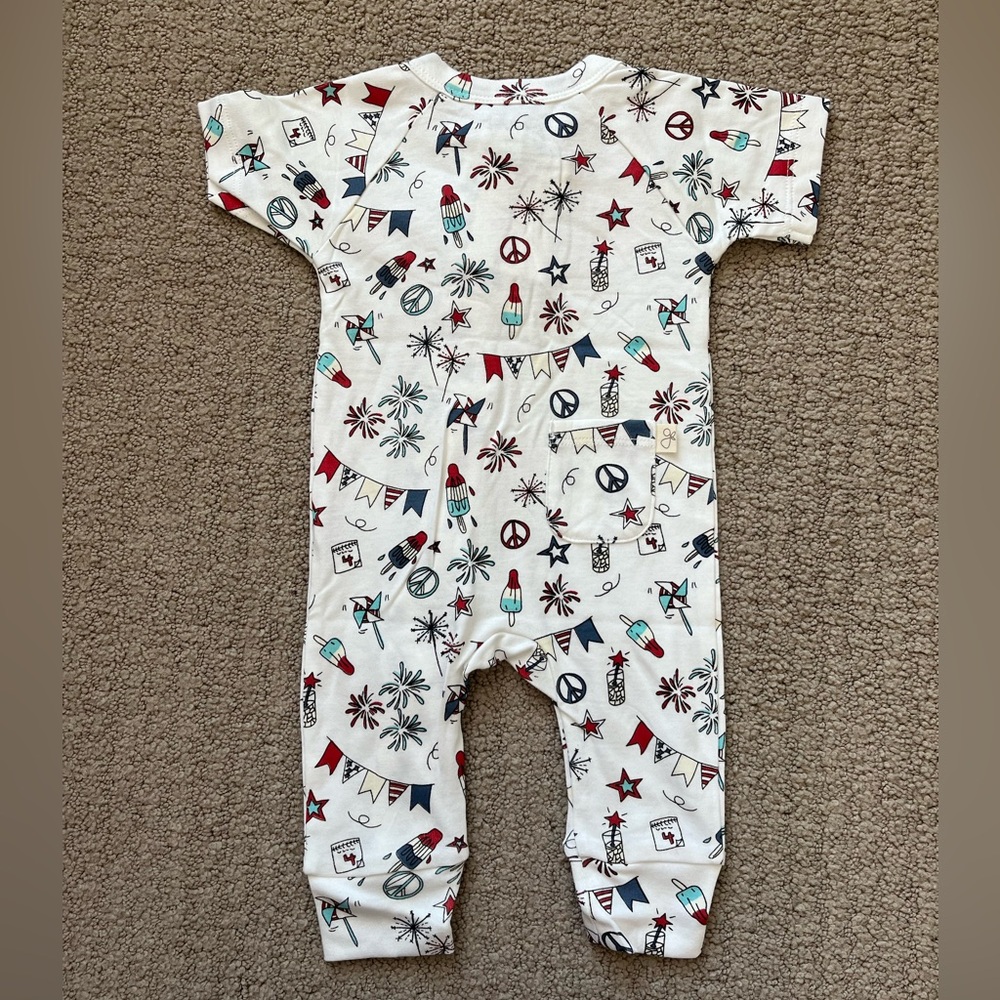 Goumi Kids Short Sleeve Zippered Onesie Celebration Size 0-3 3-6M New - Picture 4 of 6